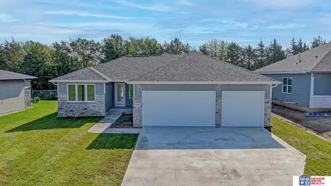 2710 N 91st St, Lincoln, NE 68507
