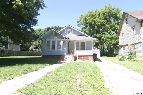 812 6th St, Peru, NE 68421