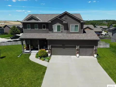 20838 Clark St, Elkhorn, NE 68022