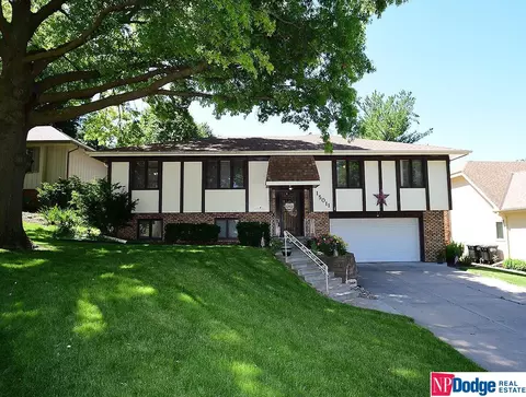 15011 Cedar Cir, Omaha, NE 68144