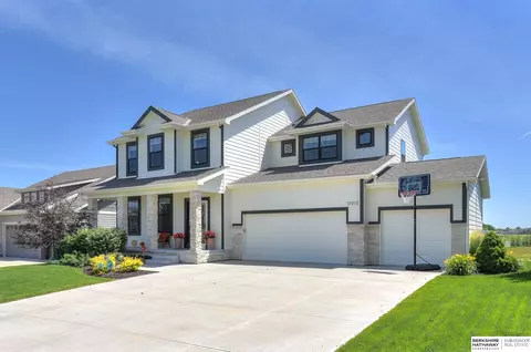 11915 S 210th St, Gretna, NE 68028