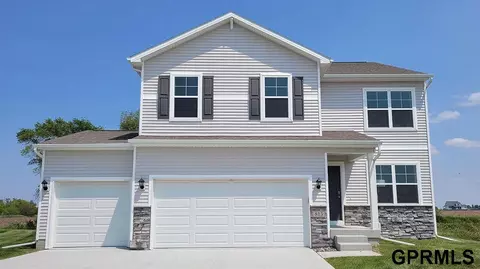 17055 Young St, Bennington, NE 68007