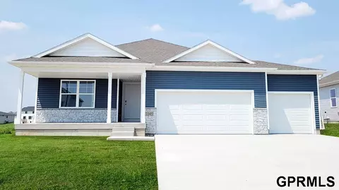 17051 Young St, Bennington, NE 68007