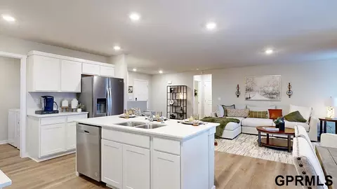 17059 Young St, Bennington, NE 68007 photo 8