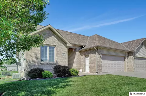 304 E Park St, Weeping Water, NE 68463