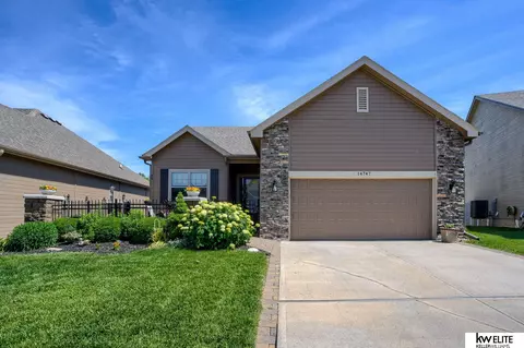 14747 Hartman Plz, Omaha, NE 68116