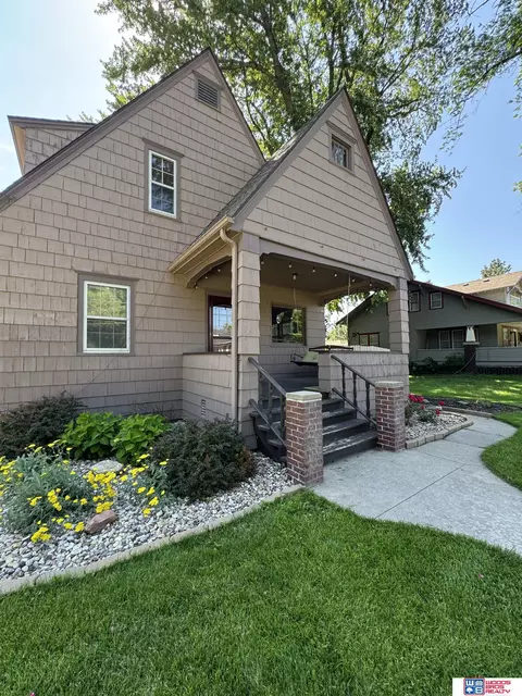 413 Ekeley St, Stromsburg, NE 68666 photo 2