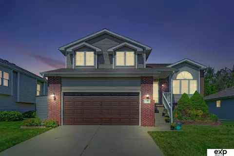 1737 SW 36th St, Lincoln, NE 68522