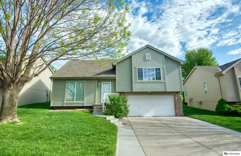 19022 Jacobs St, Omaha, NE 68135