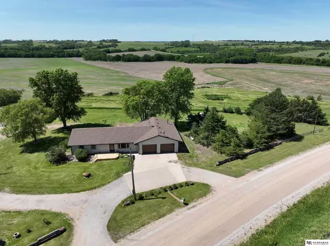 8005 W Little Salt Rd, Valparaiso, NE 68065