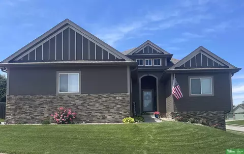 9382 S 70 Cir, Papillion, NE 68133
