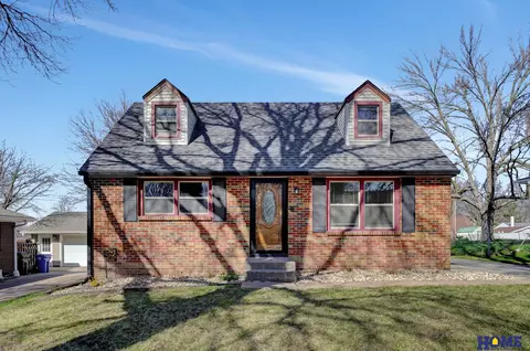 2349 Burnham St, Lincoln, NE 68502