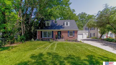 2724 Jackson Dr, Lincoln, NE 68502