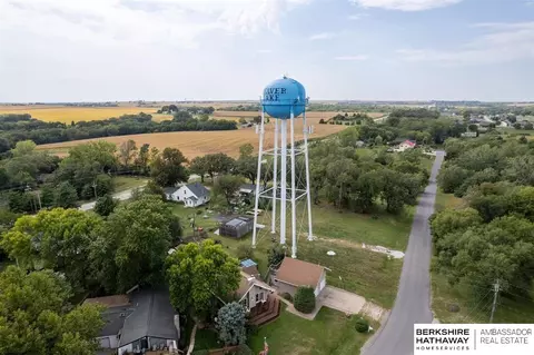 2206 Beaver Lake Blvd, Plattsmouth, NE 68048
