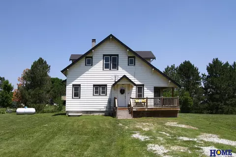50 James St, Goehner, NE 68364
