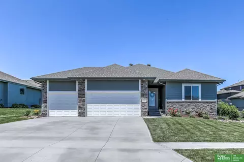12016 Pintail Dr, Papillion, NE 68046