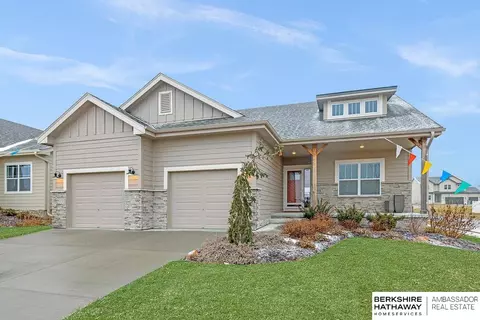 9702 S 184th Ave, Omaha, NE 68136