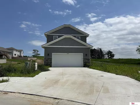 7805 N 94 Cir, Omaha, NE 68122