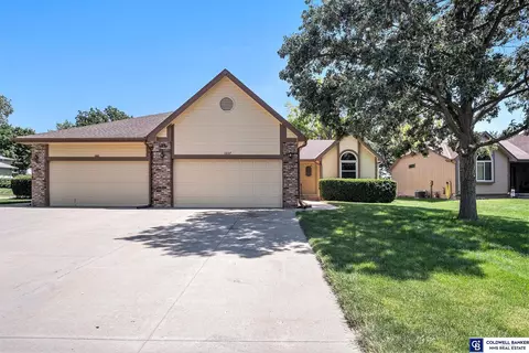 1607 Brenda Dr, Bellevue, NE 68005