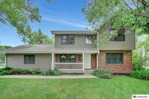 6820 Crooked Creek Ct, Lincoln, NE 68516