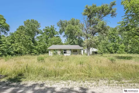 24650 King Lakeside Dr, Valley, NE 68064