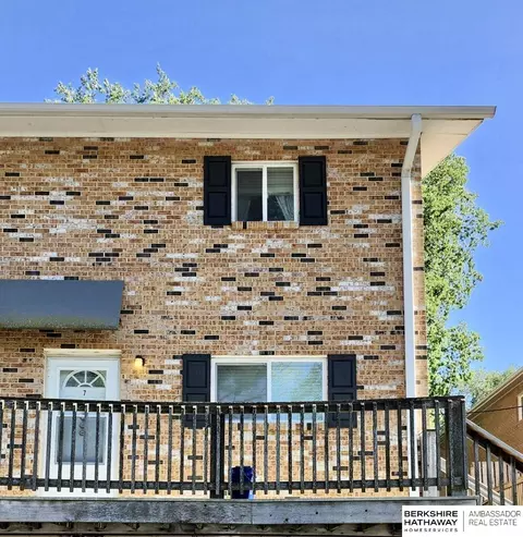 1805 Winnie Dr #7, Bellevue, NE 68005