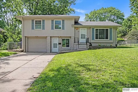728 N Beadle St, Papillion, NE 68046