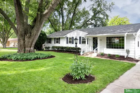 1516 S 98 St, Omaha, NE 68124