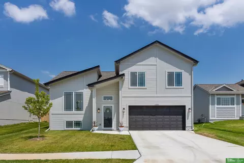 11014 Craig St, Omaha, NE 68142