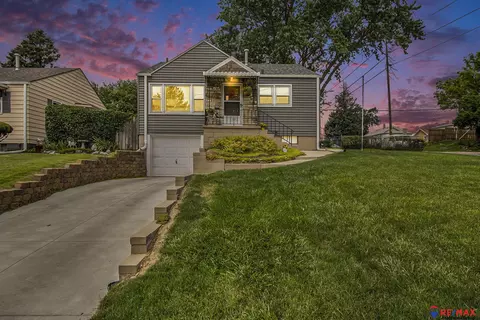 6504 S 36th St, Omaha, NE 68107