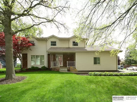 6025 S 93rd St, Ralston, NE 68127