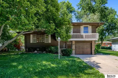 9354 Brownley Dr, Omaha, NE 68134