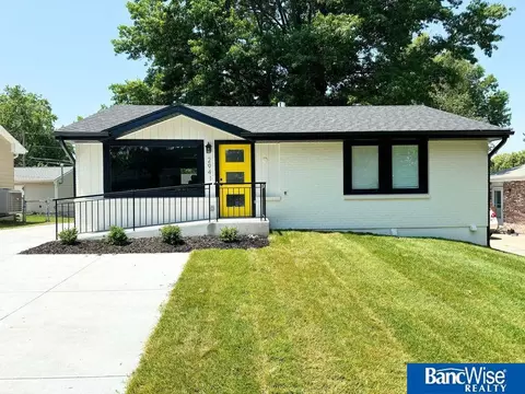 2941 S 58th St, Lincoln, NE 68506