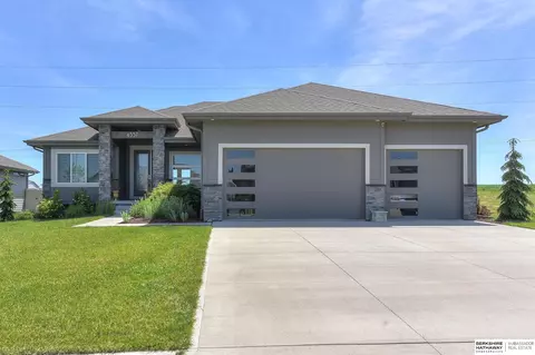 4537 S 217th St, Elkhorn, NE 68022