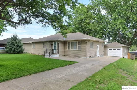 1344 N Walnut St, Wahoo, NE 68066