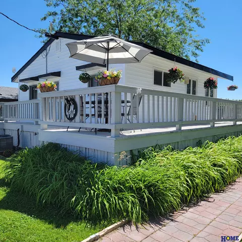 2429 W Shore Dr, Union, NE 68455