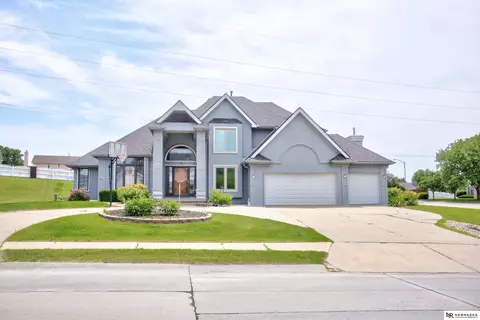 15955 Yates St, Omaha, NE 68116