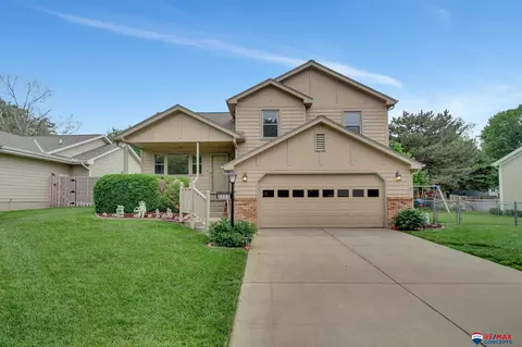 3033 Laredo Dr, Lincoln, NE 68516
