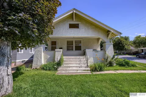 2552 Ida St, Omaha, NE 68112