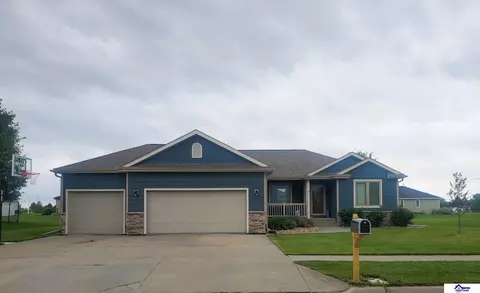 2116 E 16th St, York, NE 68467