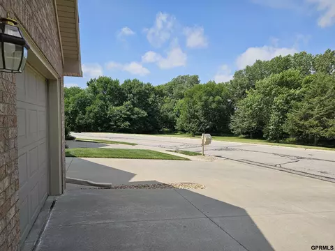 Exterior - 606 S 25th St S, Beatrice, NE 68310 photo 3 of 3