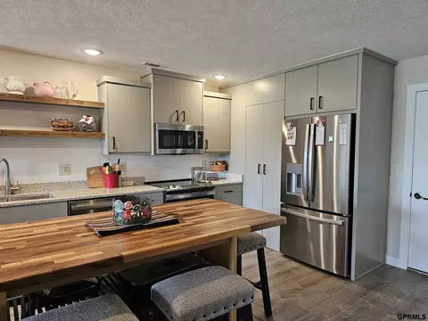 Kitchen - 606 S 25th St S, Beatrice, NE 68310 photo 3 of 3