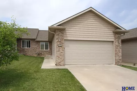 5225 N 10th St, Lincoln, NE 68521