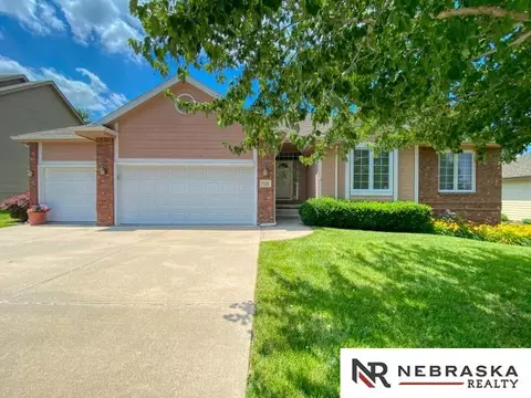 7220 S 170th St, Omaha, NE 68136