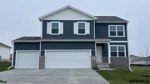 18413 Rose Lane Rd, Omaha, NE 68136