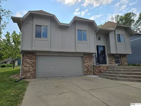 13913 Greenfield Rd, Omaha, NE 68138