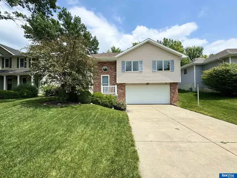 6846 S 52nd St, Lincoln, NE 68516