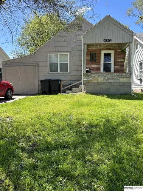 3924 N 42nd St, Omaha, NE 68111