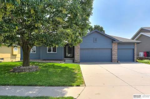 7709 S 169th St, Omaha, NE 68136