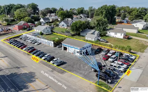 4204 E St, Omaha, NE 68107